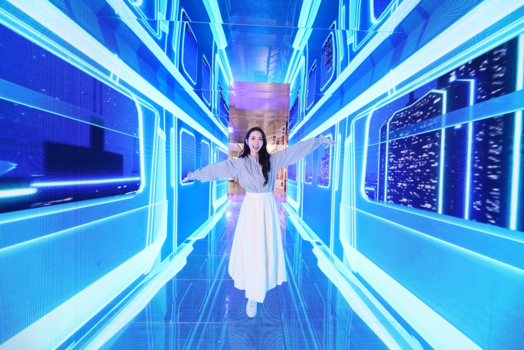 參觀者將由「寡人」林峯聲音導航，以視聽感官穿越三部曲，了解港鐵過去、現在、未來。