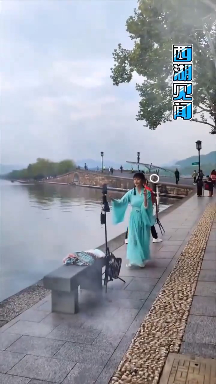 研究指,全国有逾1000万人以直播作正职。 研究指,全国有逾1000万人以直播作正职。