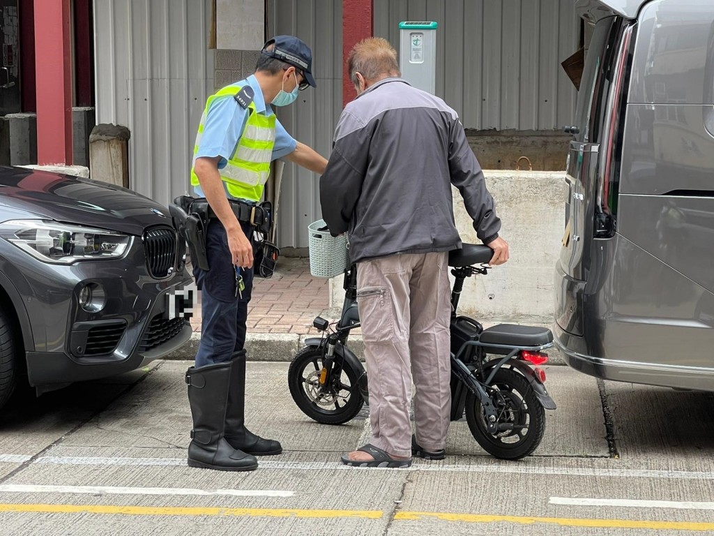 有市民駕駛懷疑電動單車，涉嫌「駕駛未有登記車輛」等罪被捕。
