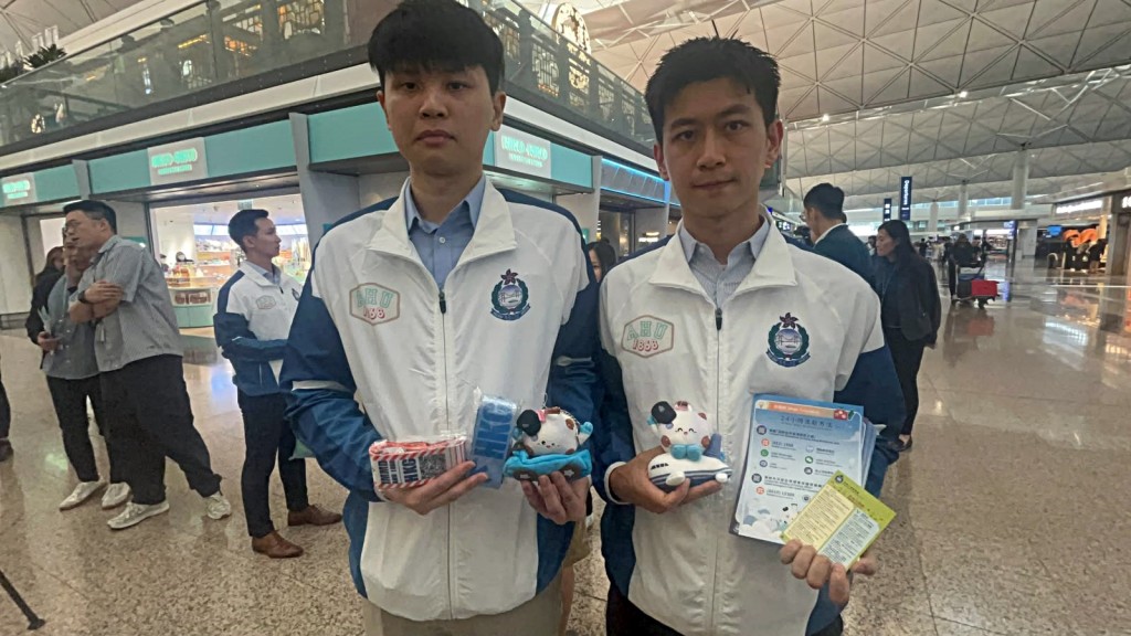 入境處在機場加強離境市民外遊安全宣傳。 入境處在機場加強離境市民外遊安全宣傳。