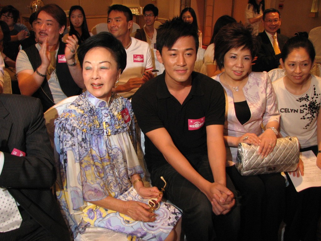 利夫人於1980年開始接任TVB非執行董事一職。