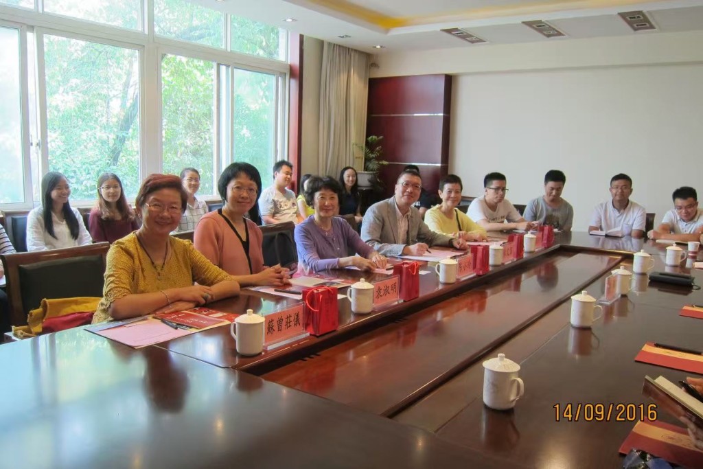 林定國參與基金工作多年,曾到內地拜訪多間大學。林定國fb 林定國參與基金工作多年,曾到內地拜訪多間大學。林定國fb