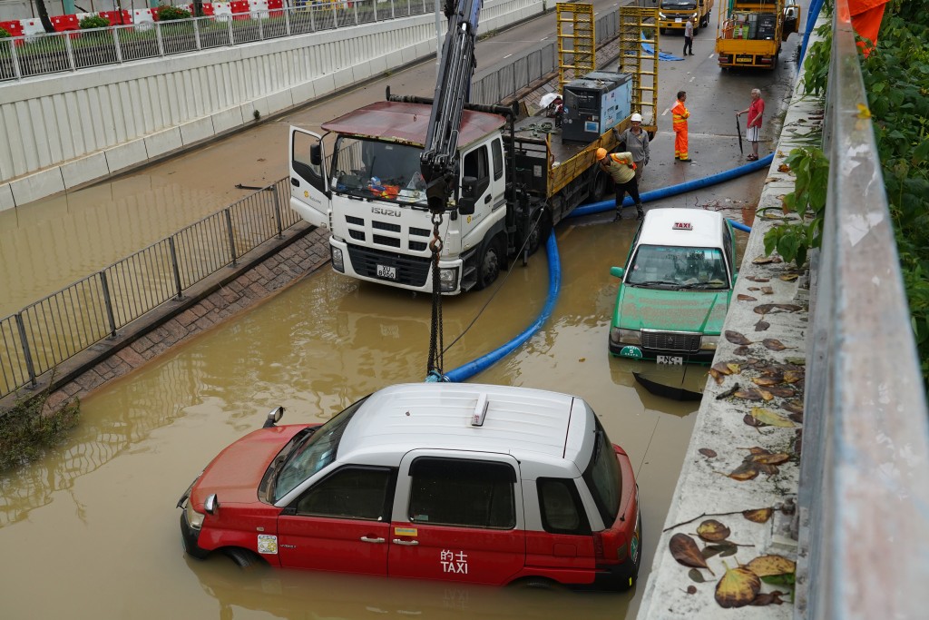 大埔南運路水浸情況。