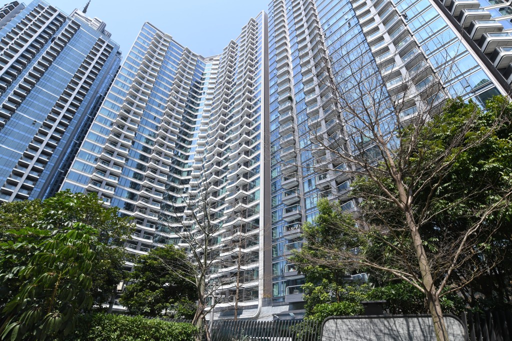 啟德維港1號一個銀主盤獲3組客競投，搶高25.6%以565萬拍出。