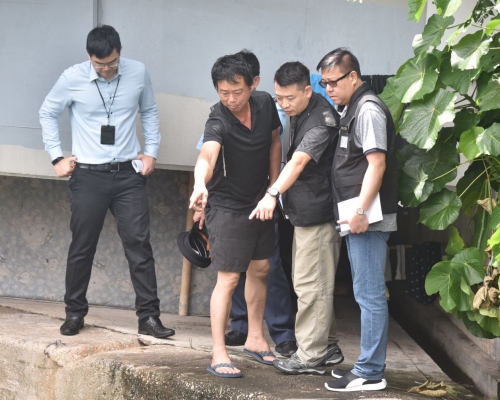 刑事調隊重返現場。