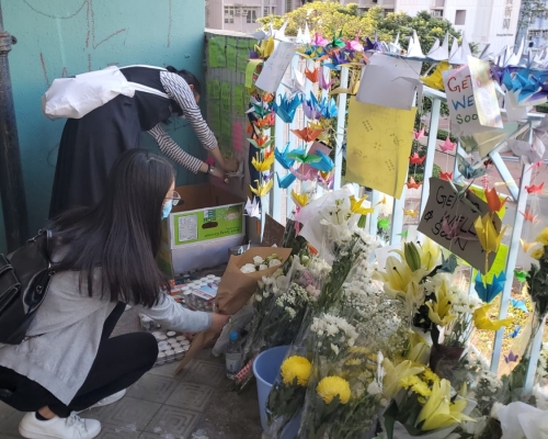 周梓樂傷重不治後多區均有市民上街悼念。資料圖片