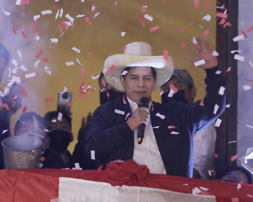 前任教師兼左派工會領袖卡斯蒂略（Pedro Castillo）當選秘魯總統。AP相片