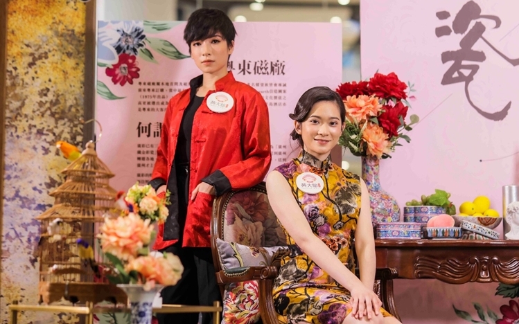 兩位《造星III》戰友以另類情侶裝上場。
