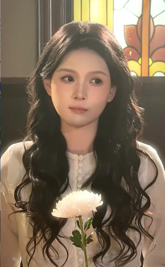 內地短劇女演員左一被助理討薪打人。