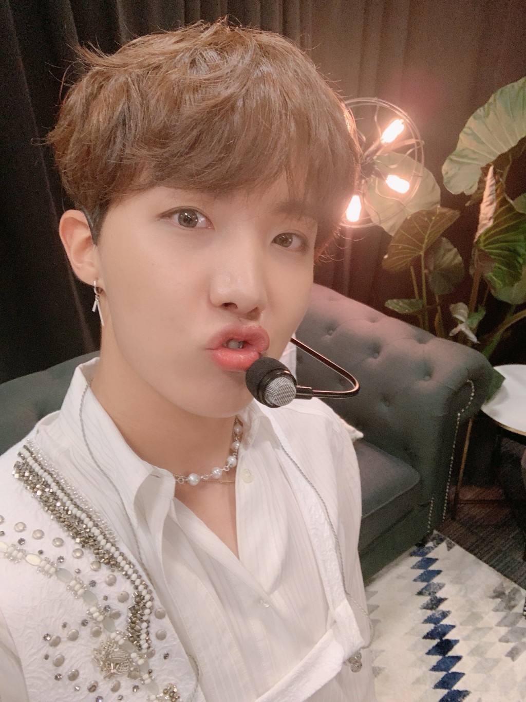 J-Hope捐款1億韓元(約69萬港元)給遭受暴力對待的坦桑尼亞兒童。