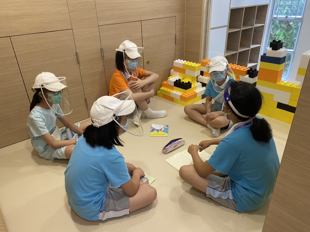 除了學術能力,徐區懿華指校方取錄插班生也重視其在現校的行為表現,「是否守規、具良好品德和對其他同學有愛心等。」 除了學術能力,徐區懿華指校方取錄插班生也重視其在現校的行為表現,「是否守規、具良好品德和對其他同學有愛心等。」