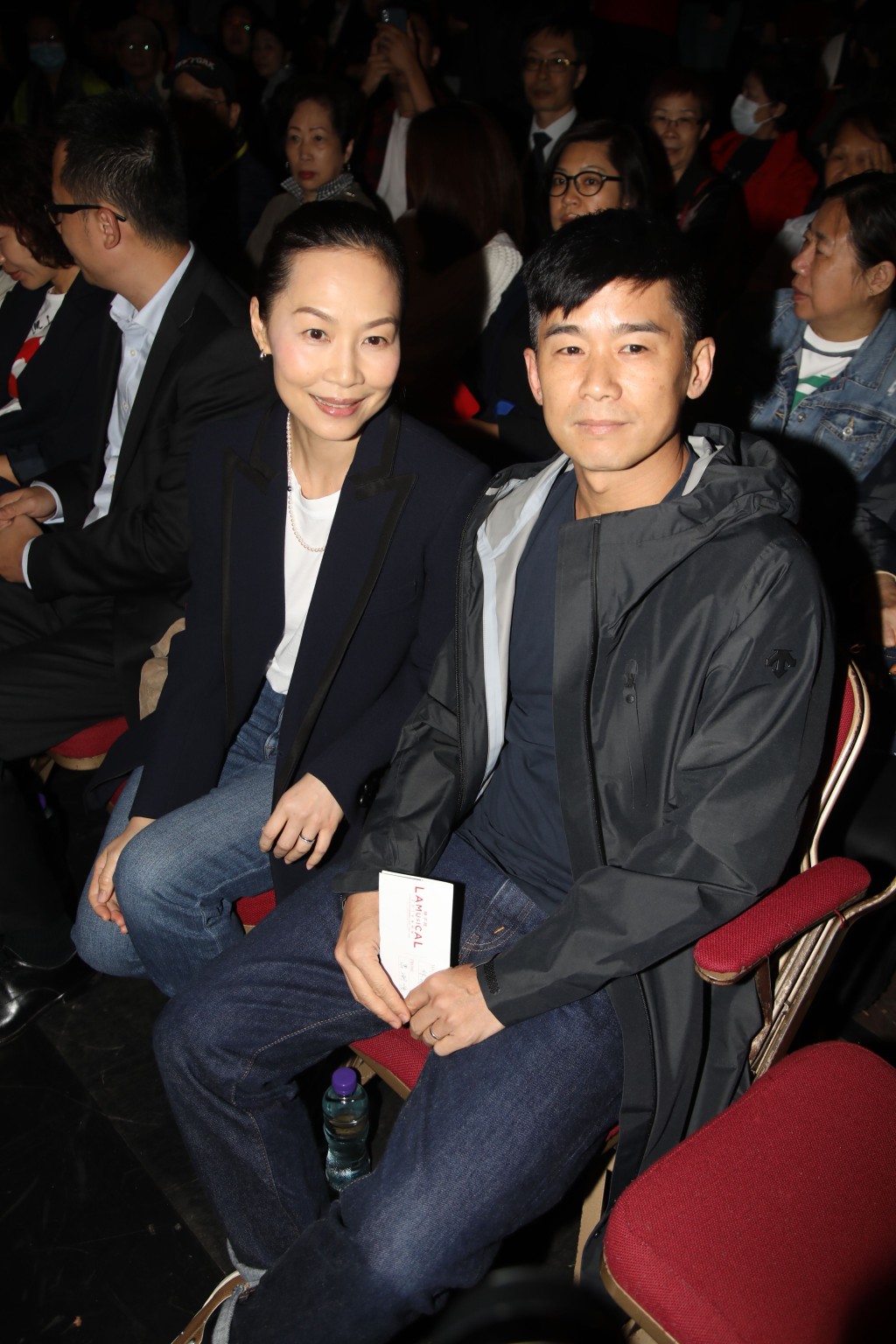 林海峰與彭羚於1998年結婚，二人育有兩女。