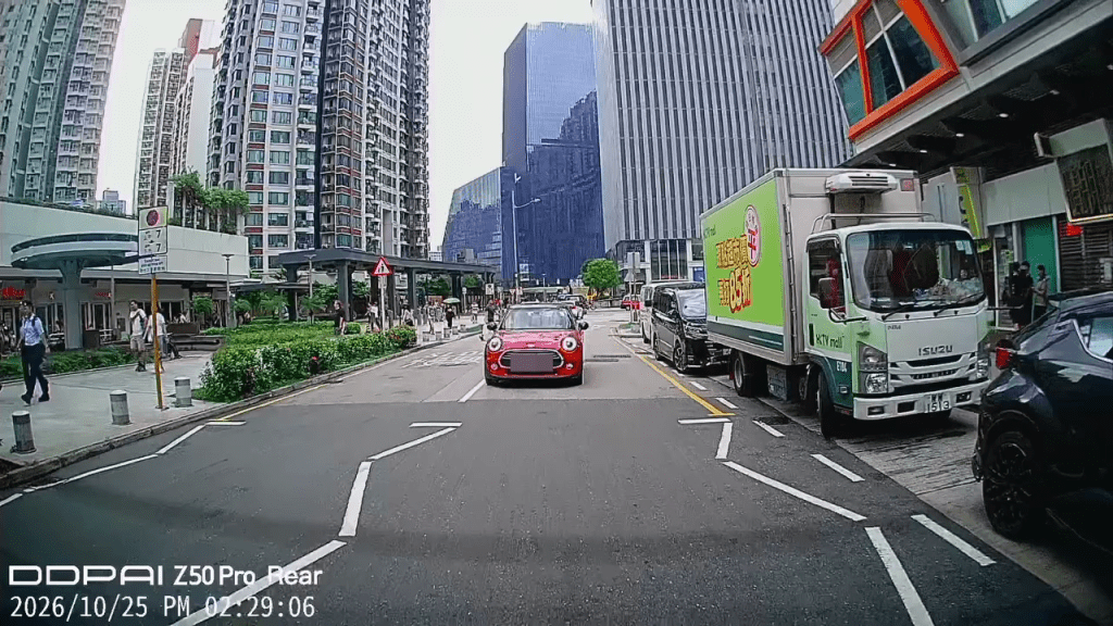 現場為啟德沐翠街晴朗商場外過路處。Threads:andriy14 現場為啟德沐翠街晴朗商場外過路處。Threads:andriy14