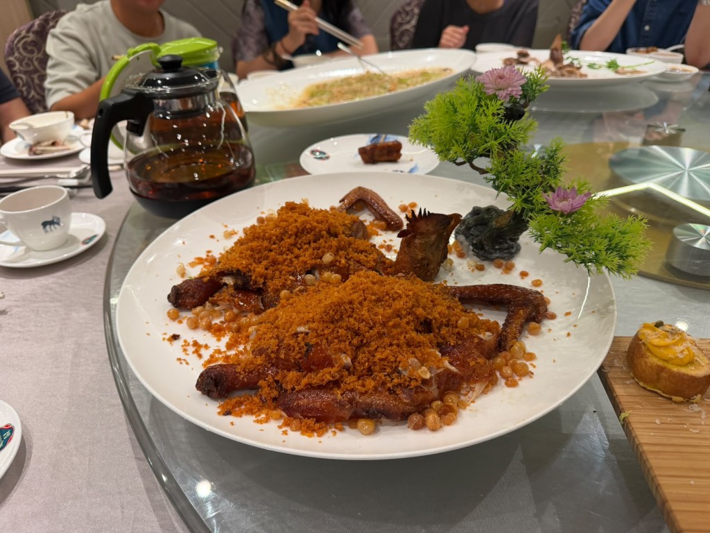 大港風沙皇健雞。 大港風沙皇健雞。