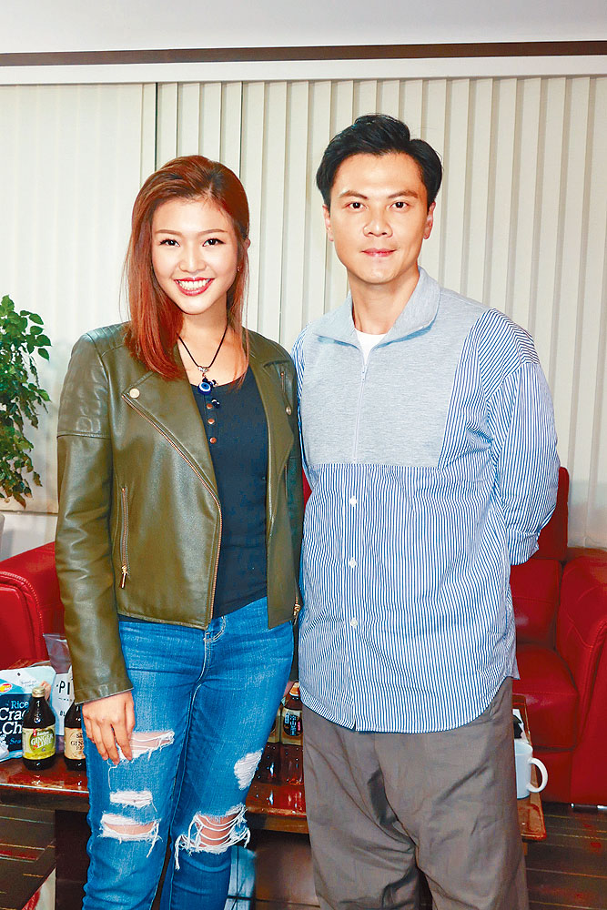 邱芷微和莫家淦做网台节目，大谈近况。