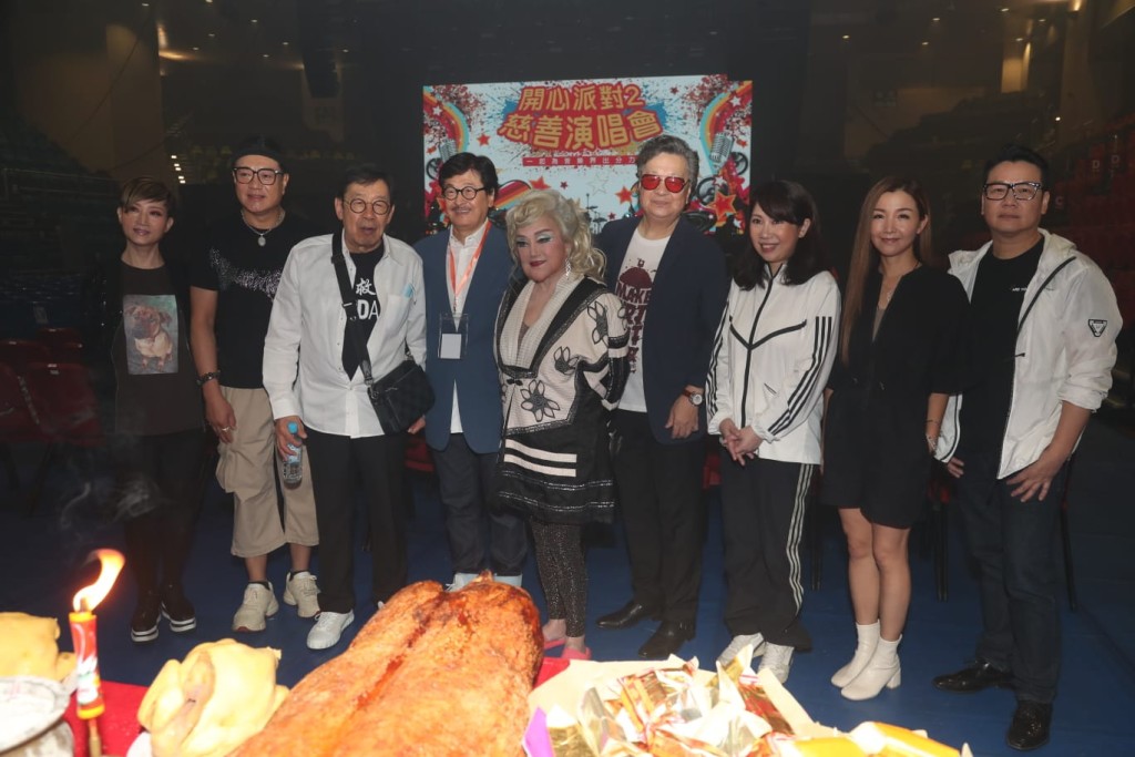 胡楓、大AL、唐韋琪今日開慈善騷。
