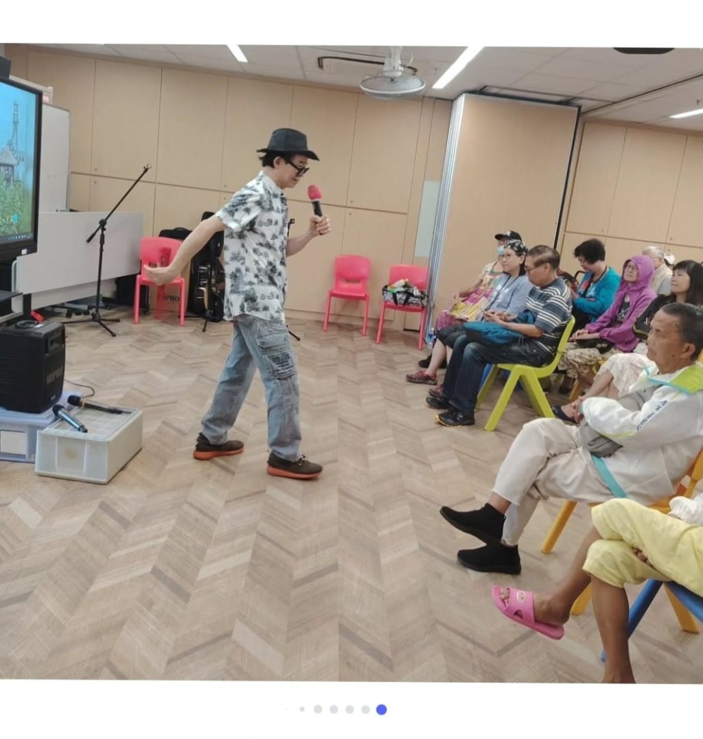 梅啟明內地探老人院轉攻內地市場。 梅啟明內地探老人院轉攻內地市場。