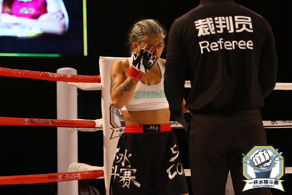 徐小姐是上海一名MMA女拳手。