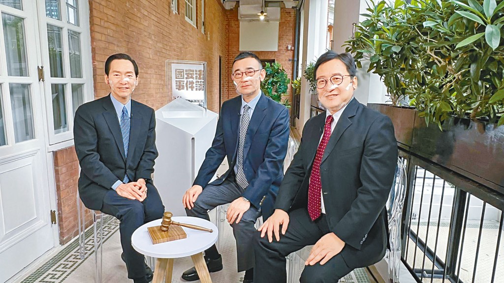 香港電台節目《國安法事件簿》由蘇紹聰律師、陳澤銘律師主持。本集嘉賓為行政會議非官守議員召集人陳智思。