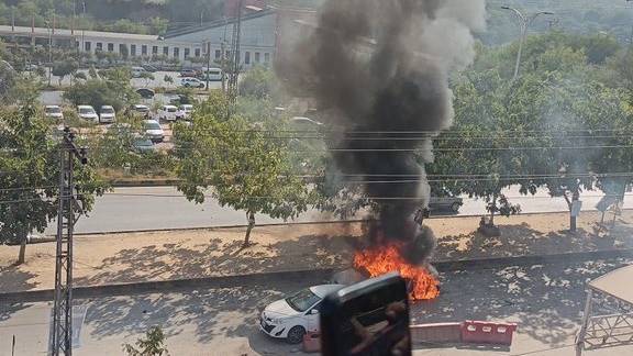 巴基斯坦伊斯蘭堡一法院附近發生爆炸，至少12死。  X.com@AsadAToor