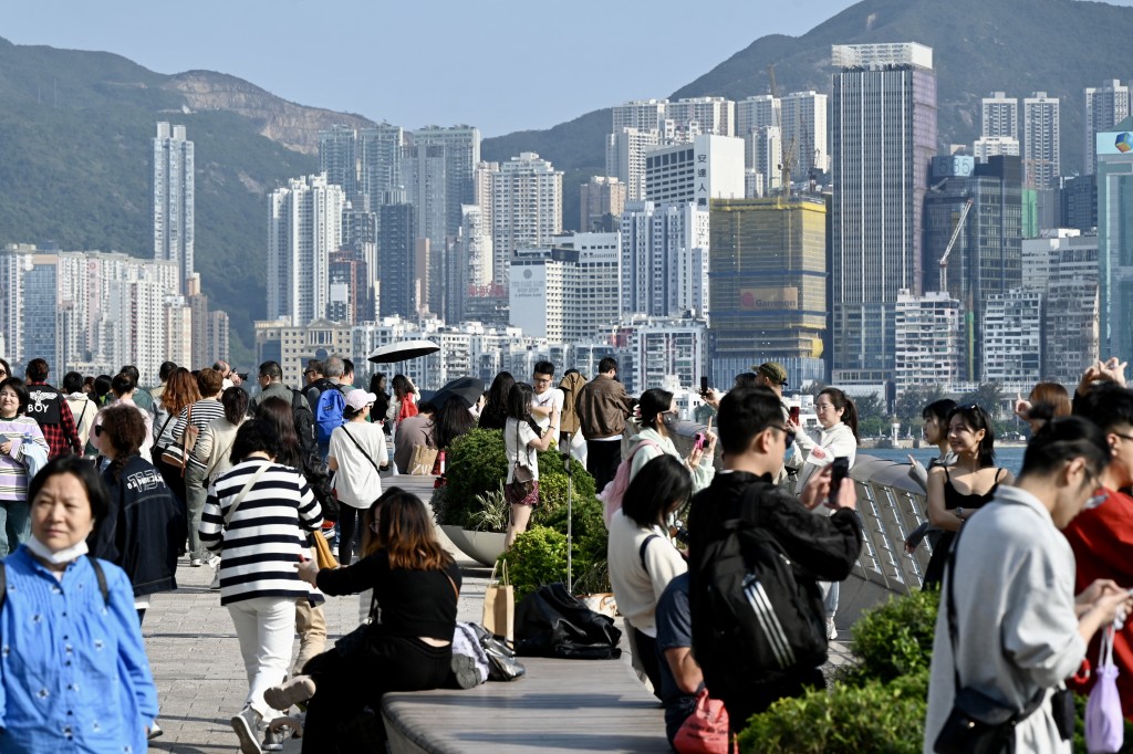 中原最新數據顯示，今年4月私人住宅成交中，買家姓名為普通話拼音的佔約1207宗，即使較3月錄約1212宗，略為減少0.41%，但為連續兩個月維持逾千宗水平。
