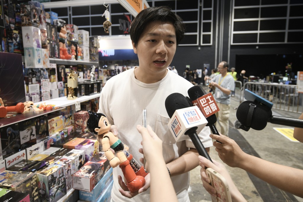 鴻興玩具負責人葉先生，今年主推新產品包括阿童木系列，期望新產品能獲得良好銷量。