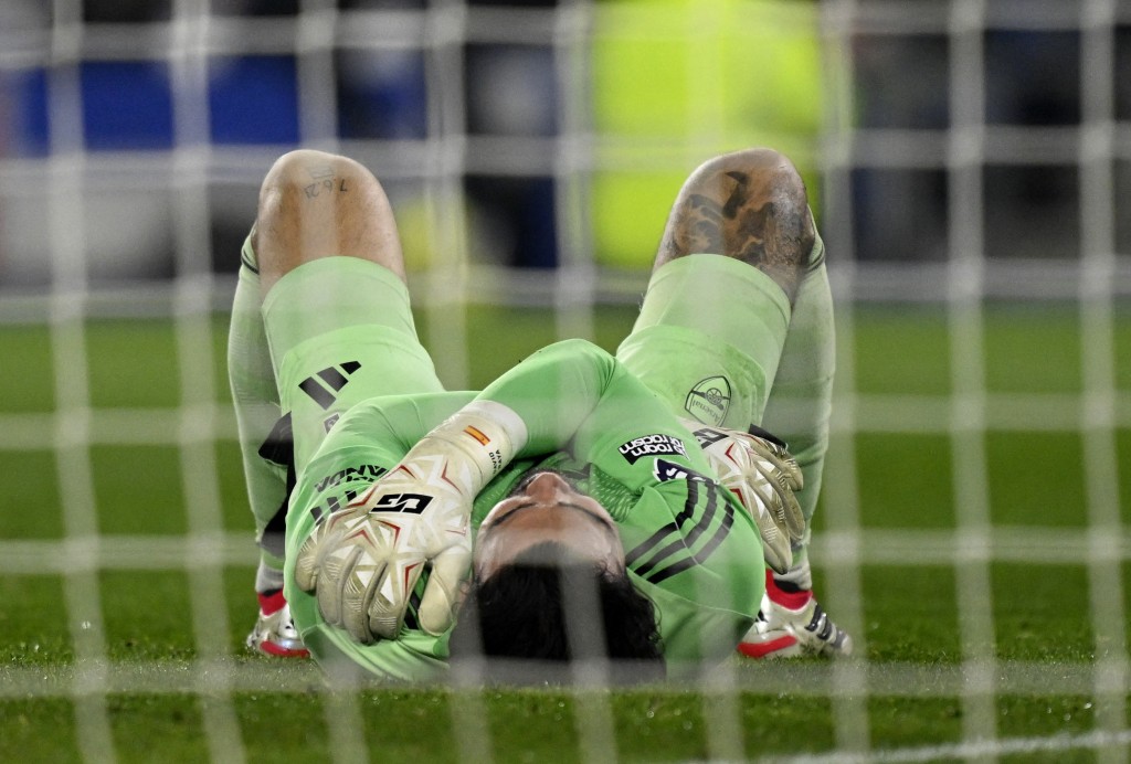 被靴士拿批評經常倒地的門將大衛拉耶。路透社