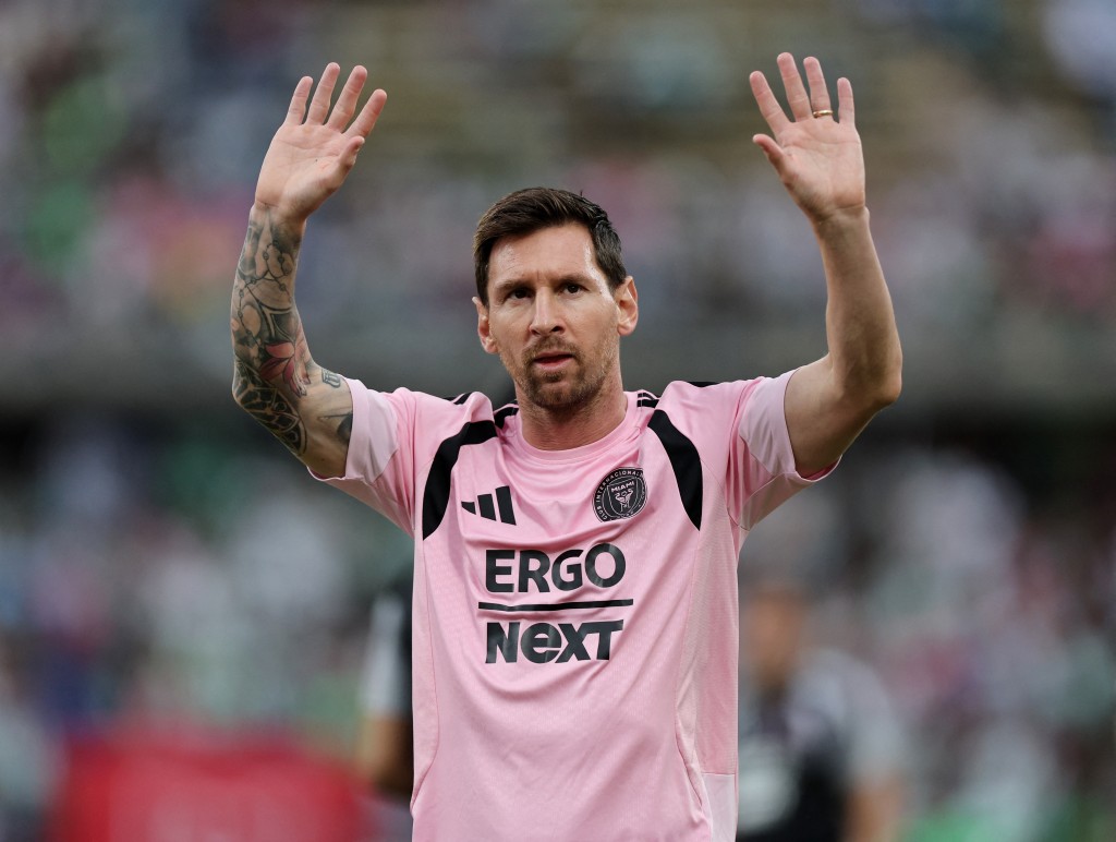 美斯表示自己后悔没有学好英文。路透社