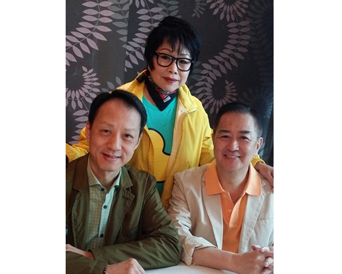 李龍、吳仟峰與南鳳分享合作喜悅。