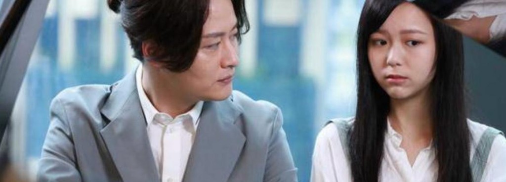 胡敏芝演謝東閔老婆。(《麻雀樂團》劇照) 胡敏芝演謝東閔老婆。(《麻雀樂團》劇照)