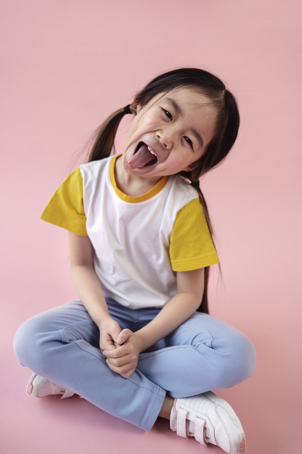 脾胃運化失常常見臨床表現包括：口臭、食欲減退、腹脹、夜間不安、舌苔厚膩、大便帶未消化食物或氣味酸臭等。（圖片來源：Freepik）