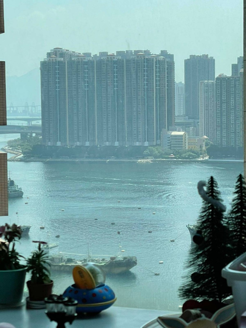 單位享海景及遠樓景,開揚不侷促。