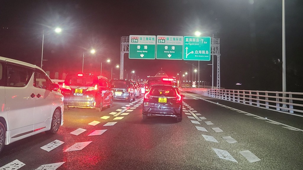 往香港方向車輛大排長龍。FB：Chuen Shing Hui@港車北上分享群