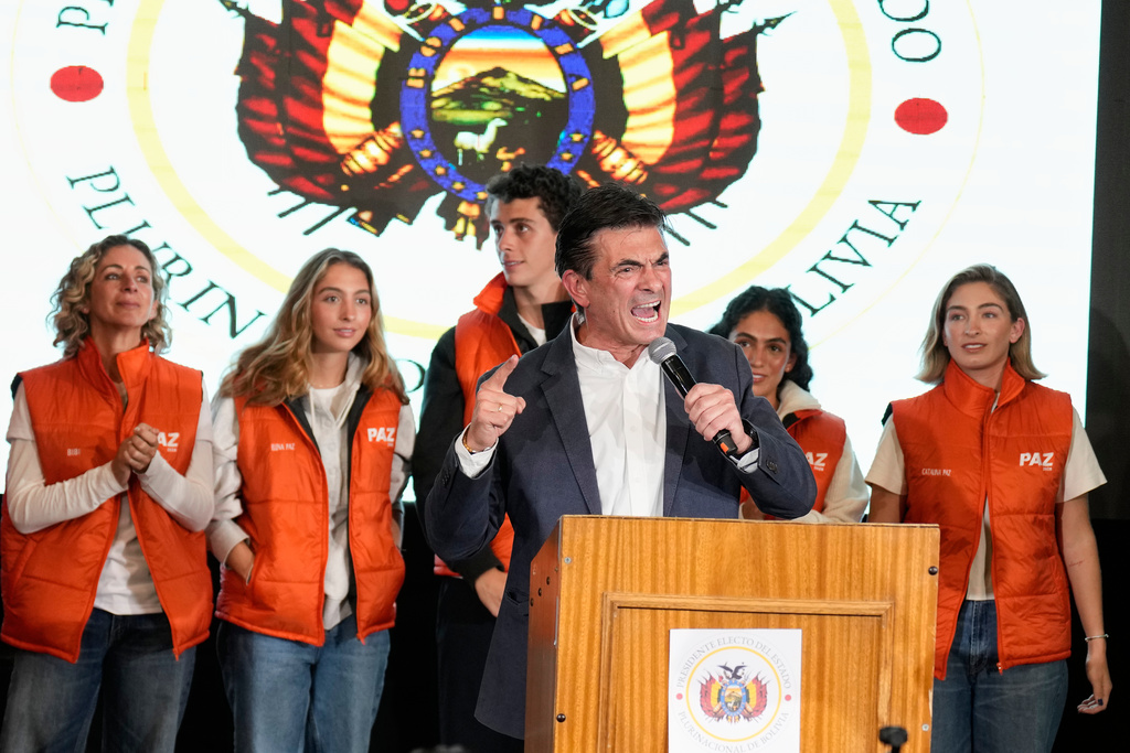 玻利维亚选出中右翼新总统巴斯。美联社