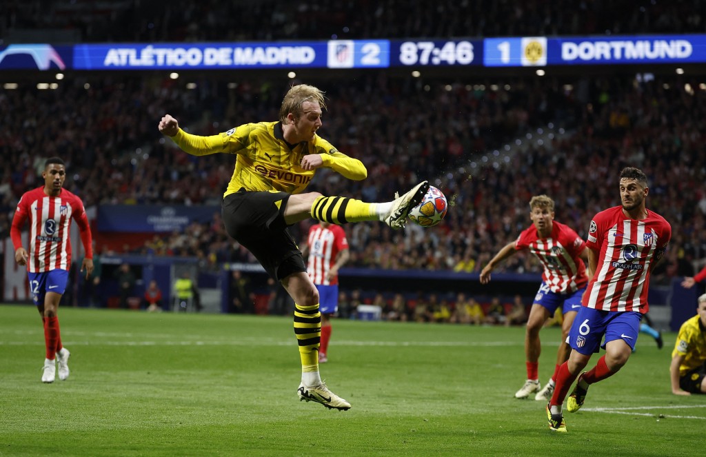 马德里体育会2:1击败多蒙特(黄衫)。REUTERS