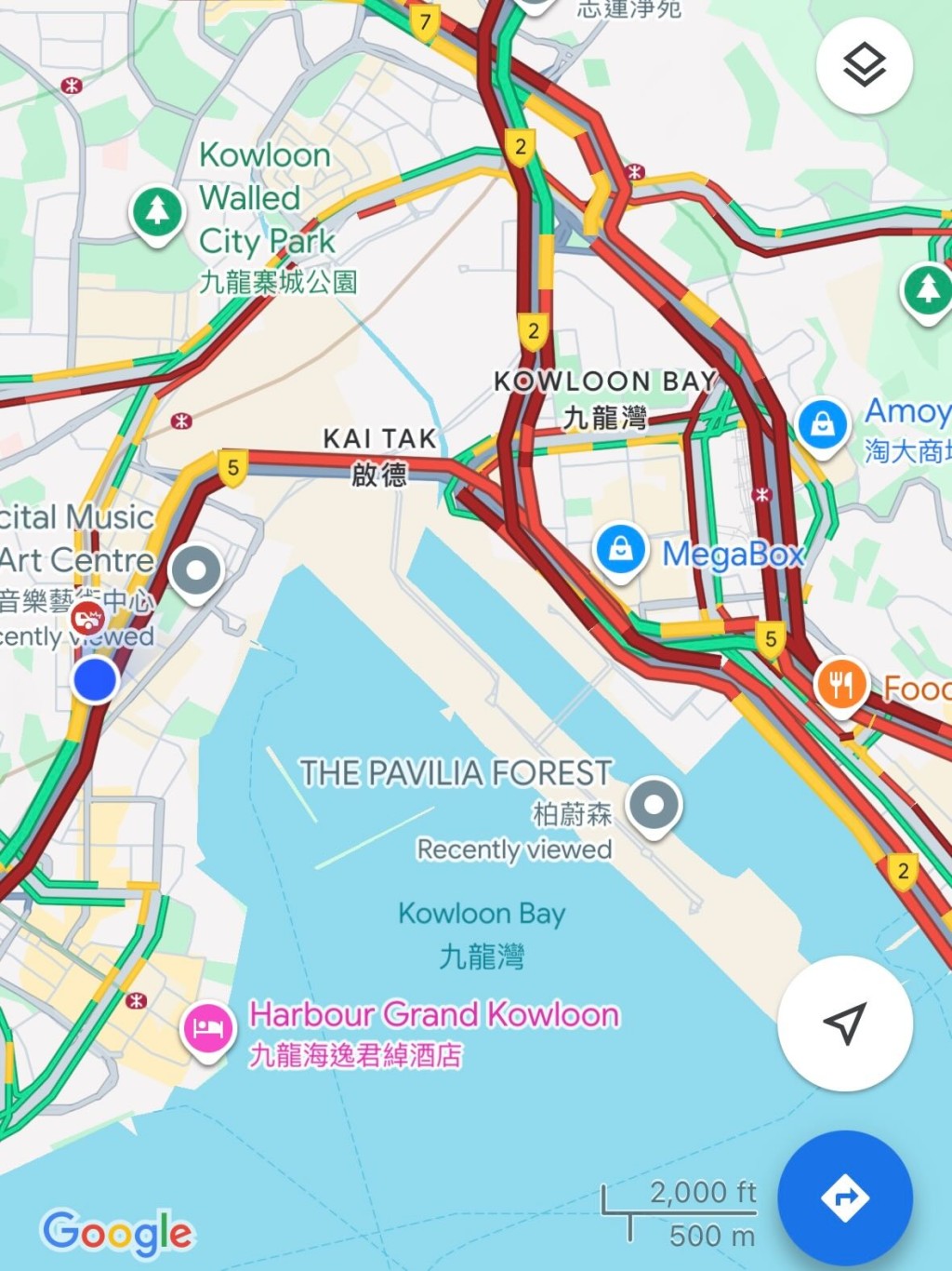 根據google map 顯示，昨晚多條道路出現嚴重擠塞。google map 截圖