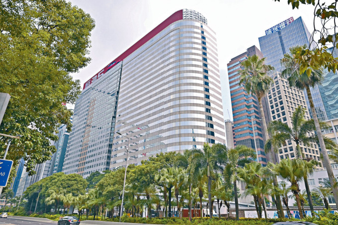 2015年，华置向恒大出售湾仔「美国万通大厦」，作价125亿元。该物业反改称「中国恒大中心」，成恒大的香港总部。