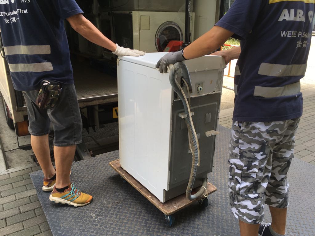 較大容量的雪櫃及洗衣機將納入法定除舊安排。資料圖片