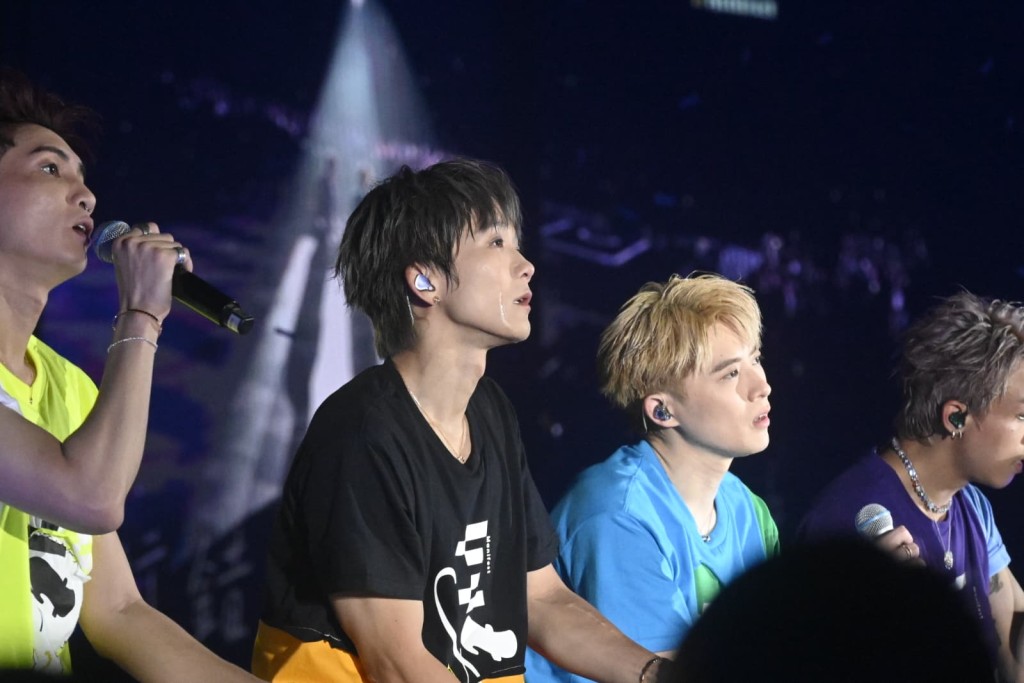 Alton被《大丈夫》歌詞觸動眼濕濕。 Alton被《大丈夫》歌詞觸動眼濕濕。