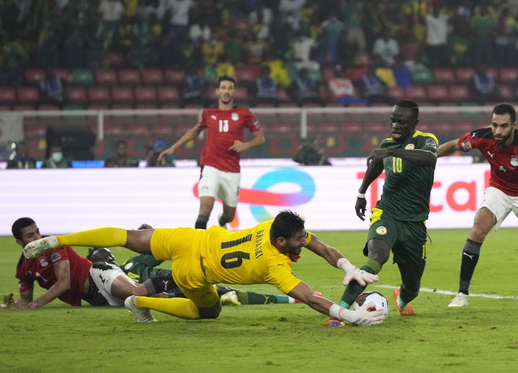 沙迪奥文尼（10号）早前带领塞内加尔称霸非洲国家杯。