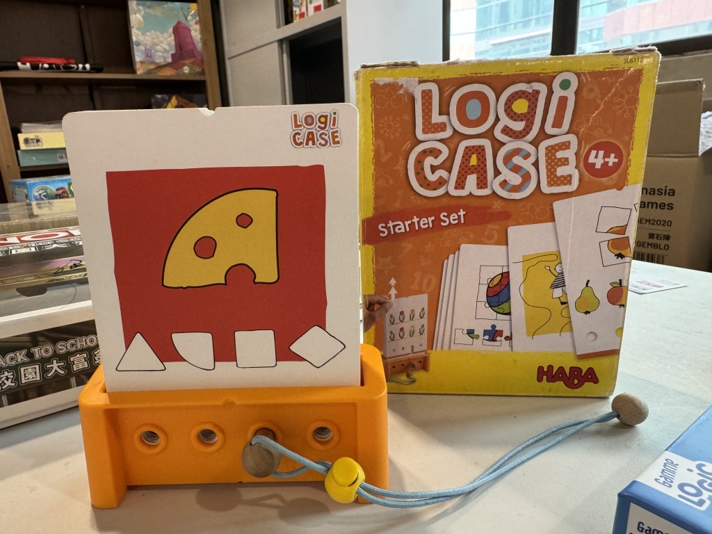 Logi Case設有4+、5+及6+版本，會因應小朋友年齡調整題目的難度，能力較強的小朋友可以嘗試挑戰深一 點的題目。*適合年齡4歲或以上（圖片來源：《親子王》）