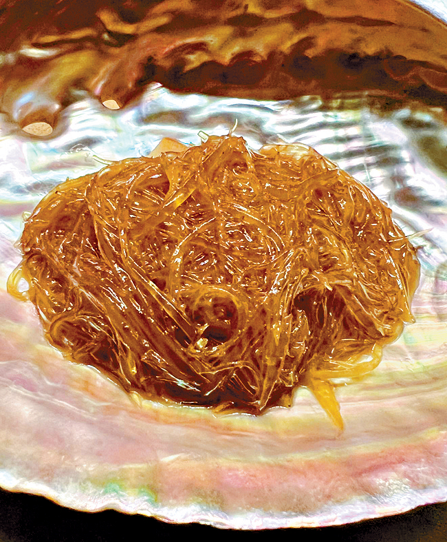 金山勾翅配日本赤鲍鱼 金山勾翅配日本赤鲍鱼