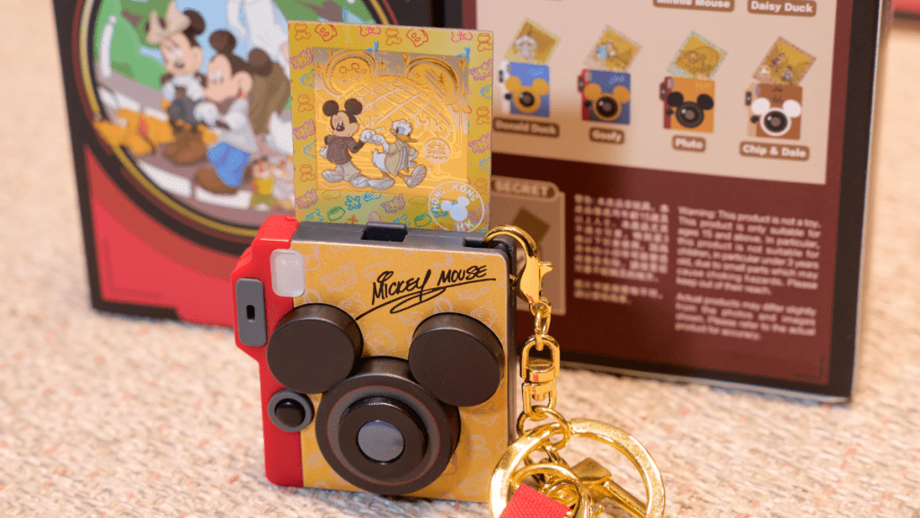 周大福聯乘迪士尼 推「Mickey and Friends」金卡盲盒