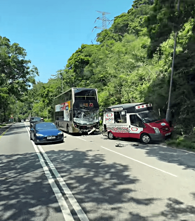 九巴撼雪糕車。fb：馬路的事 (即時交通資訊台)