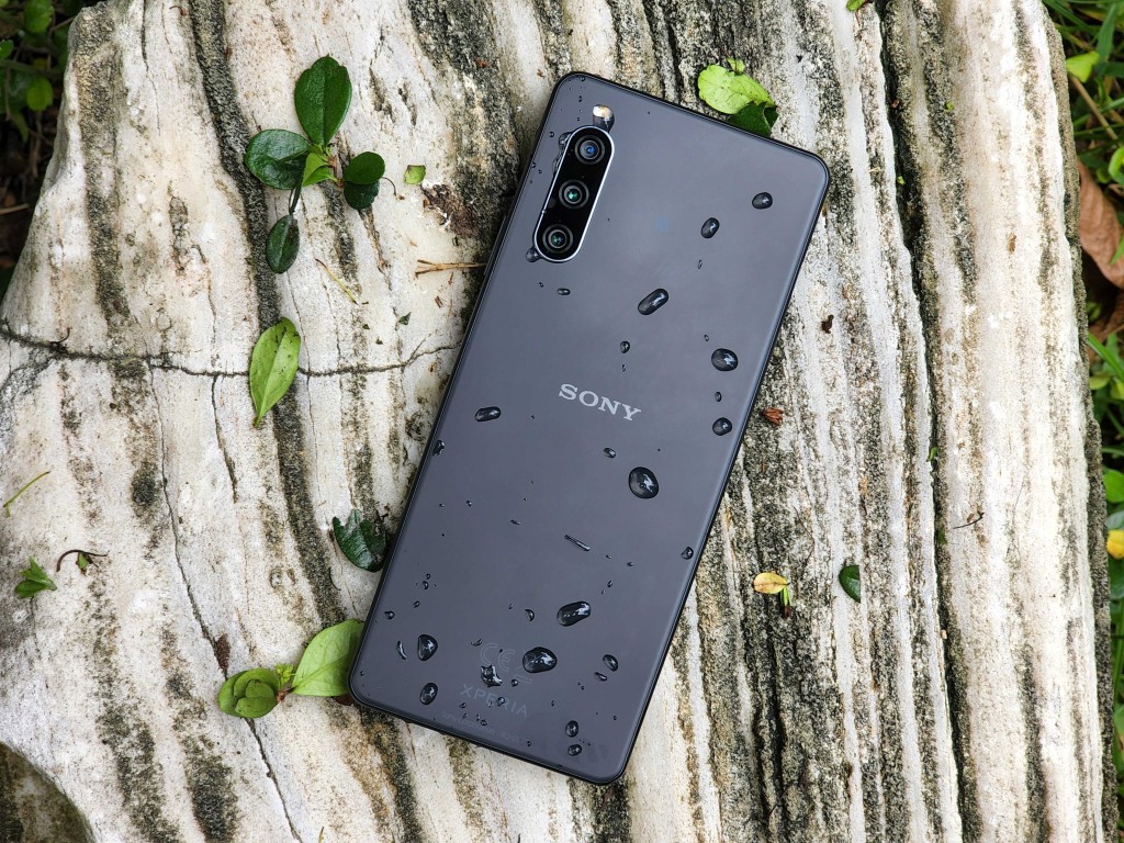 Xperia 10 IV擁有同級鮮見的IP65/68防塵防水機身設計。 Xperia 10 IV擁有同級鮮見的IP65/68防塵防水機身設計。