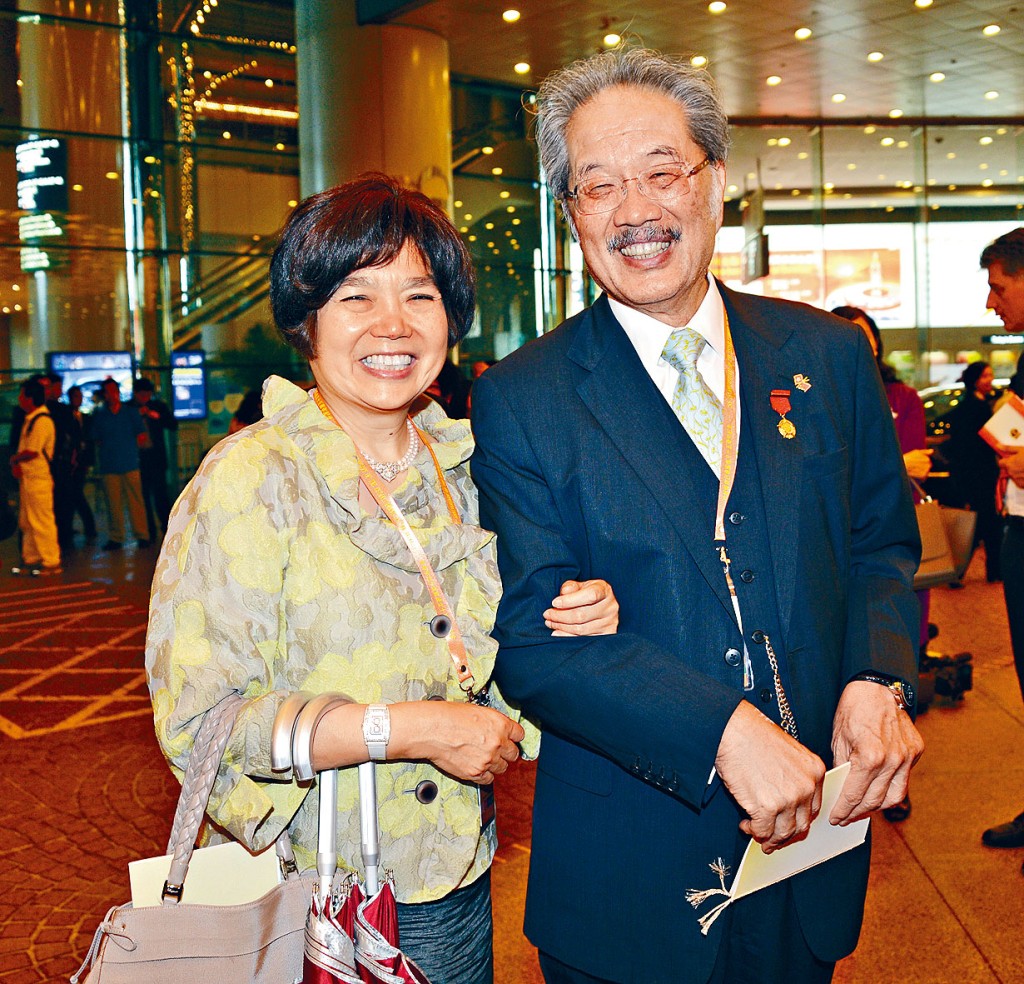 黄宜弘夫妇涉挪用公司高达七千多万元资金。