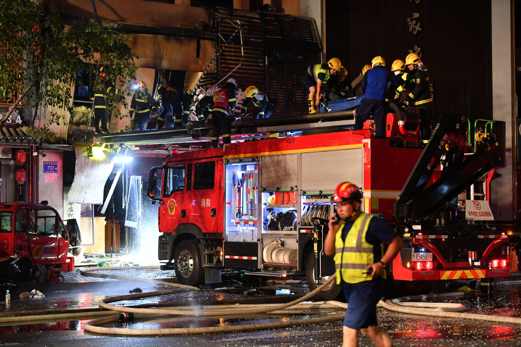 宁夏烧烤店爆炸事故 31人死亡 7人受伤 当局成立调查小组。  新华社图片