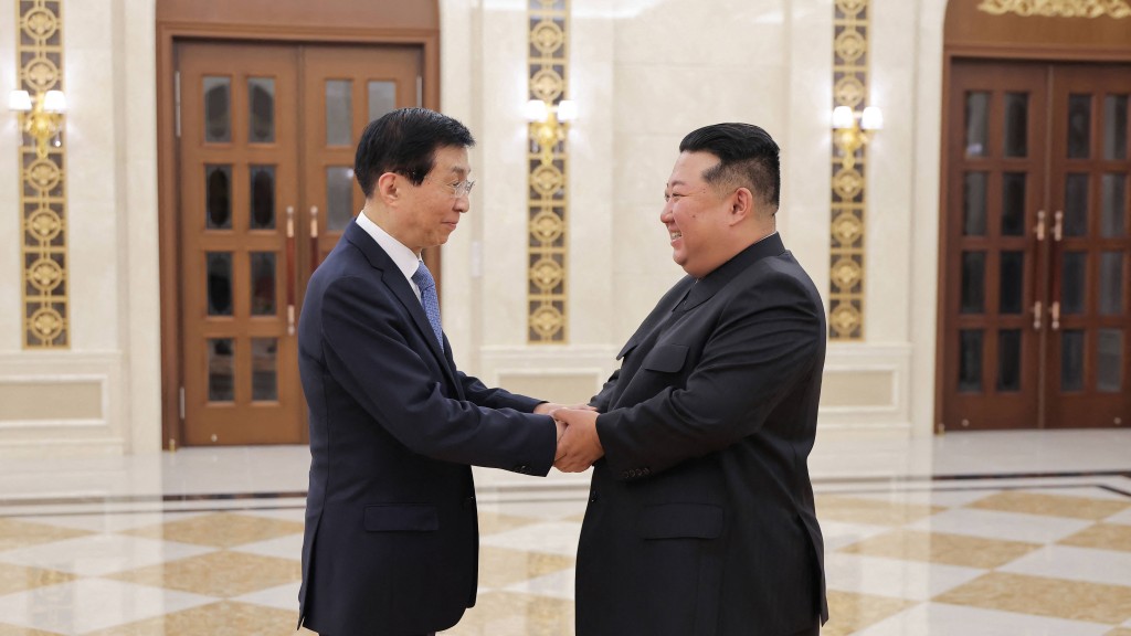 金正恩與到訪的全國政協主席王滬寧會面，強調發展朝中關係。法新社