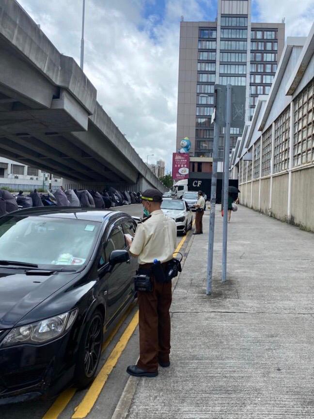 屯門區共發出780張告票。圖:警方提供