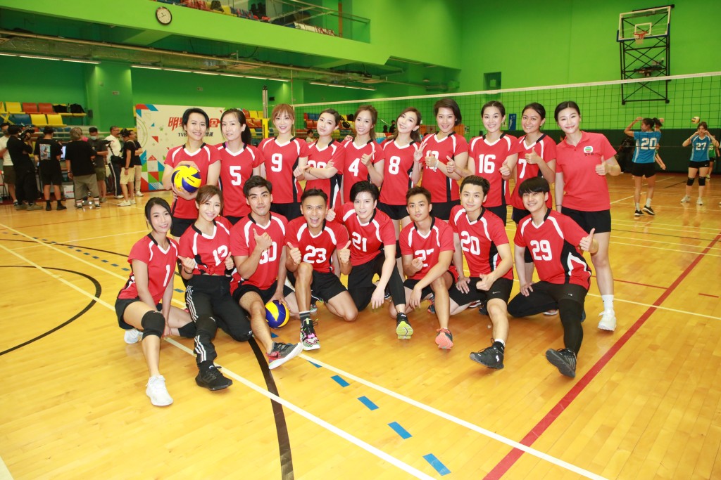 紅隊男、女藝員